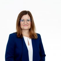 Porträt Tina Harnisch, Rechtsanwaltsfachangestellte und Mitarbeiterin Anwalt Dirk Wandner von der Kanzlei Bach Wandner Haak Erfurt